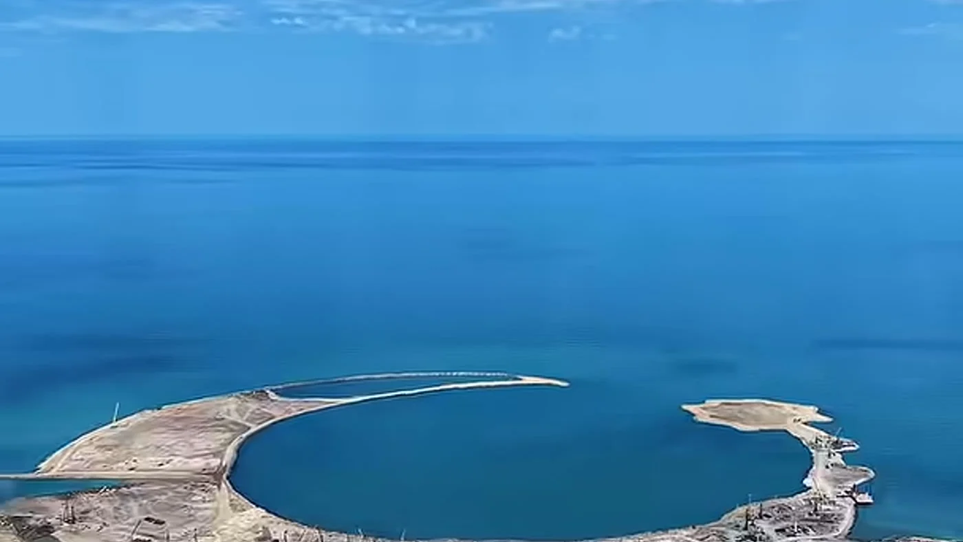 Halfmoon в Sea Breeze: насыпной остров-полумесяц с лагуной